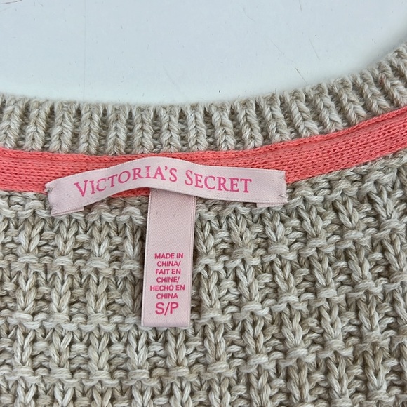 Victoria's Secret Women's V-Neck Sleeveless Open Knit Hi-Lo Sweater - Picture 3 of 7